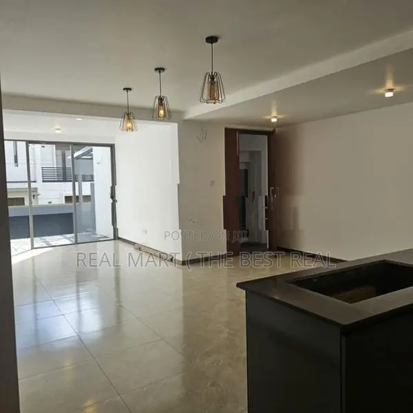 Battaramulla : Brand new 3BR (1675sf) Apartment for Sale at Pelawatta