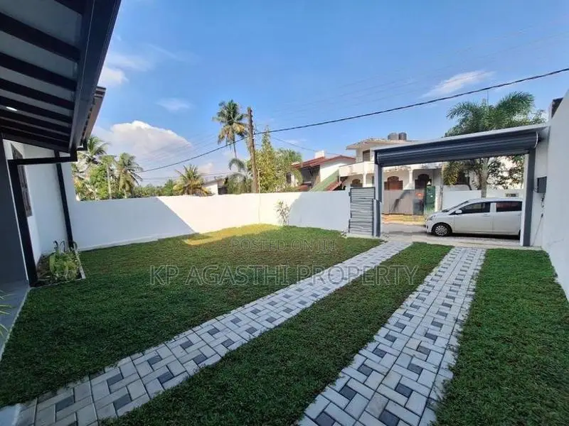 10 Brand new house for sale in athurugiriya