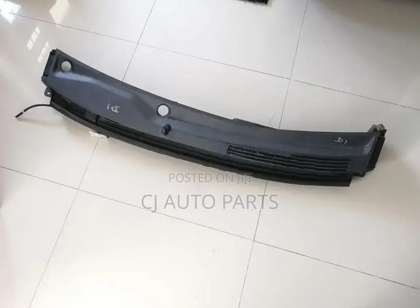 Daihatsu Mira LA300 Wiper Panel