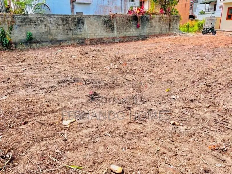 තෙල්වත්ත හන්දියට මීටර් 200ක දුරින් වටිනා ඉඩම විකිණීමට මීගමුව