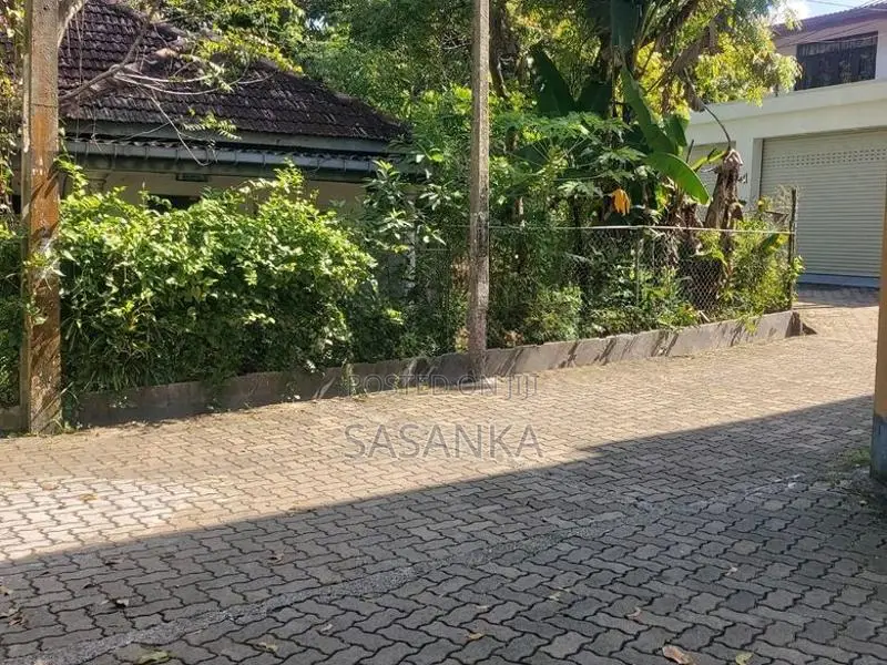 Bellanwila walking path 70 Perches Land For Rent