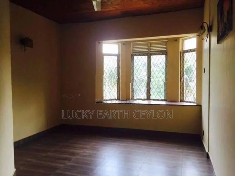 Udahamulla Nugegoda, 2 Storey Unfurnished House for Sale (NZMS3046)