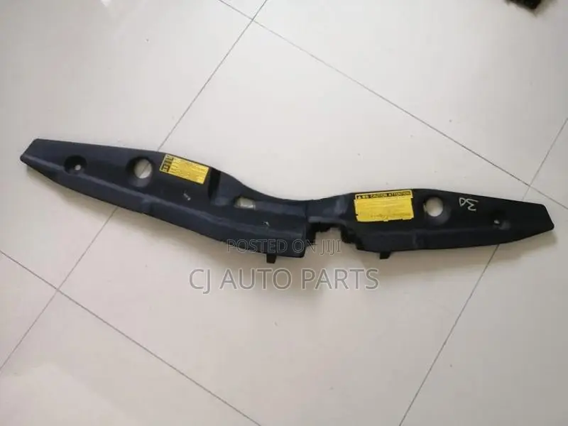 Toyota Prius 30 Radiator Top Panel Cover