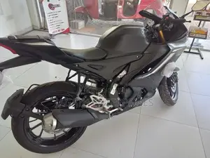 Yamaha R15 Mat Gross Black 2025