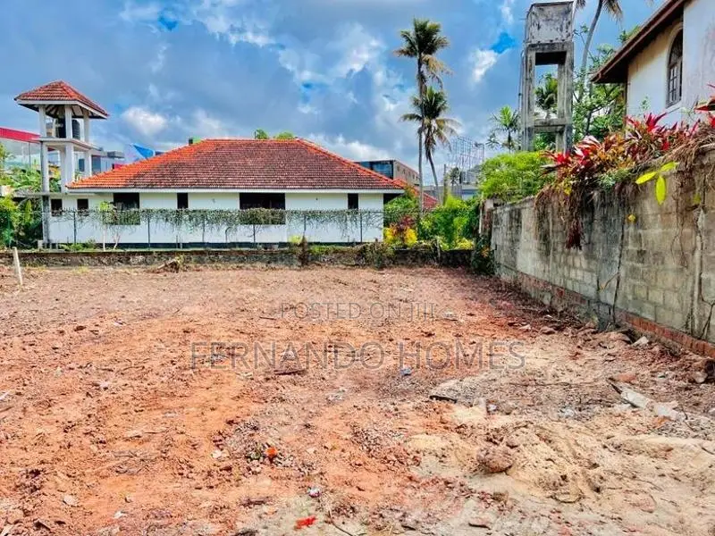 තෙල්වත්ත හන්දියට මීටර් 200ක දුරින් වටිනා ඉඩම විකිණීමට මීගමුව