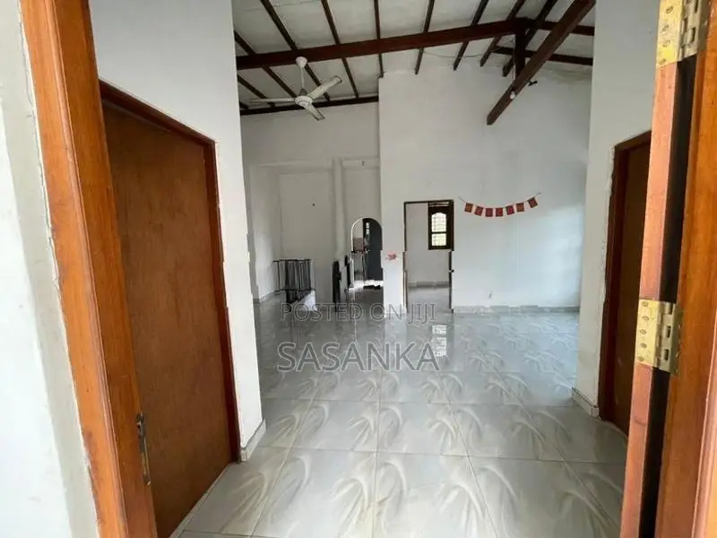 Piliyandala Siddamulla 7 Bed Rooms House For Sale