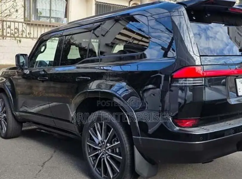 Lexus LX570 luxury edition 2025