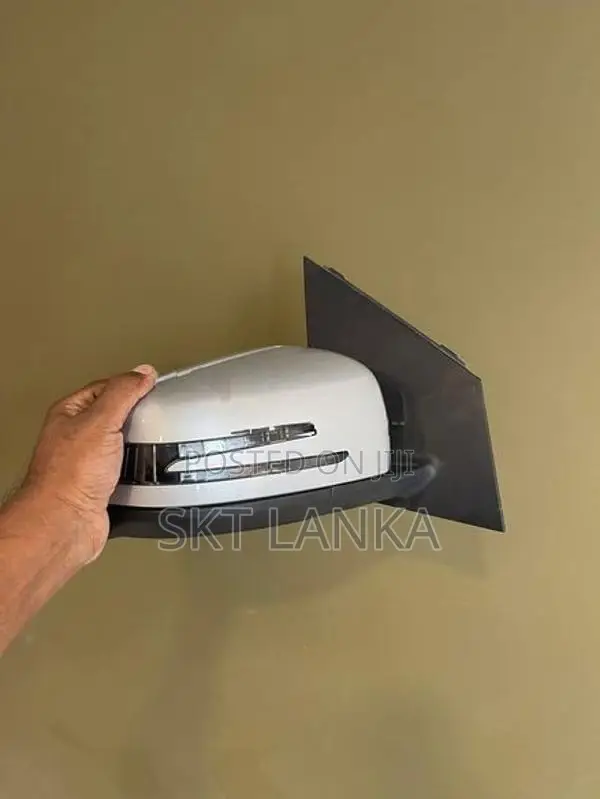 Genuine Mercedes Benz B Class B250e 2018 Complete Side Mirrors Silver