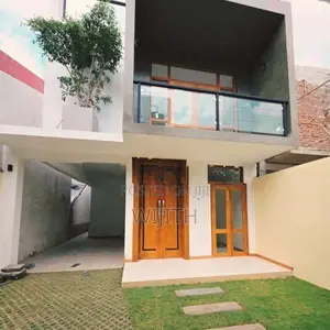 Brand New Three Storey House for Sale in Battaramulla Palawatha