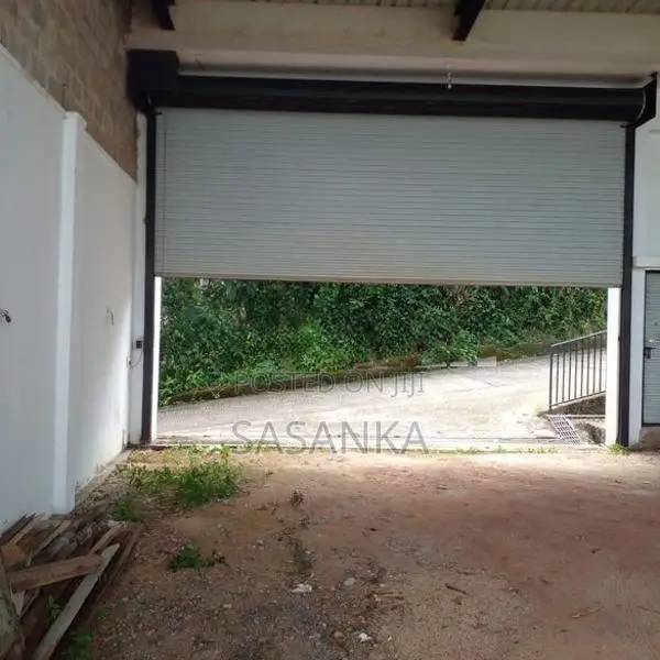 Kesbewa Bandaragama Road 5000 Sqft Ware House For Rent.