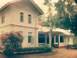 Old Banglow in Tourist Area Hikkaduwa For Land Value