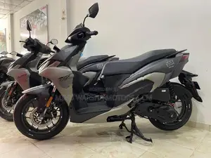 Hero XOOM 125R 2025