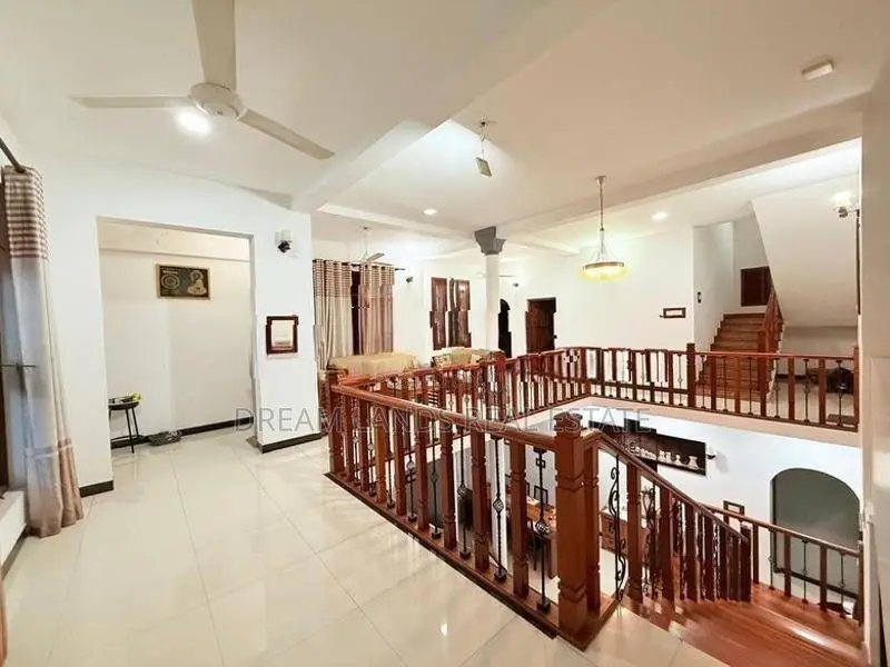 ☆ Maharagama Modern 2 Story House for Sale ( RS - 521)