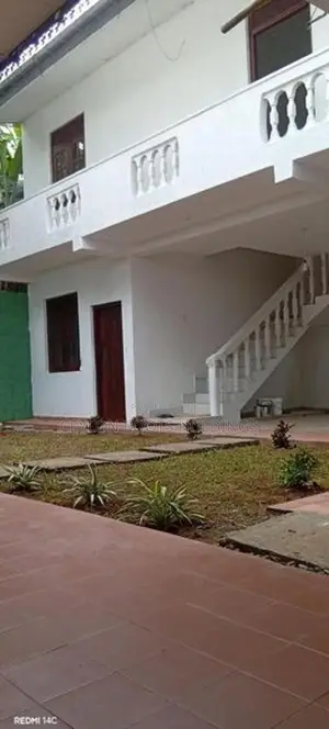 A Beautifully Built 2 Storey House is for sale in Vidyala Johnson