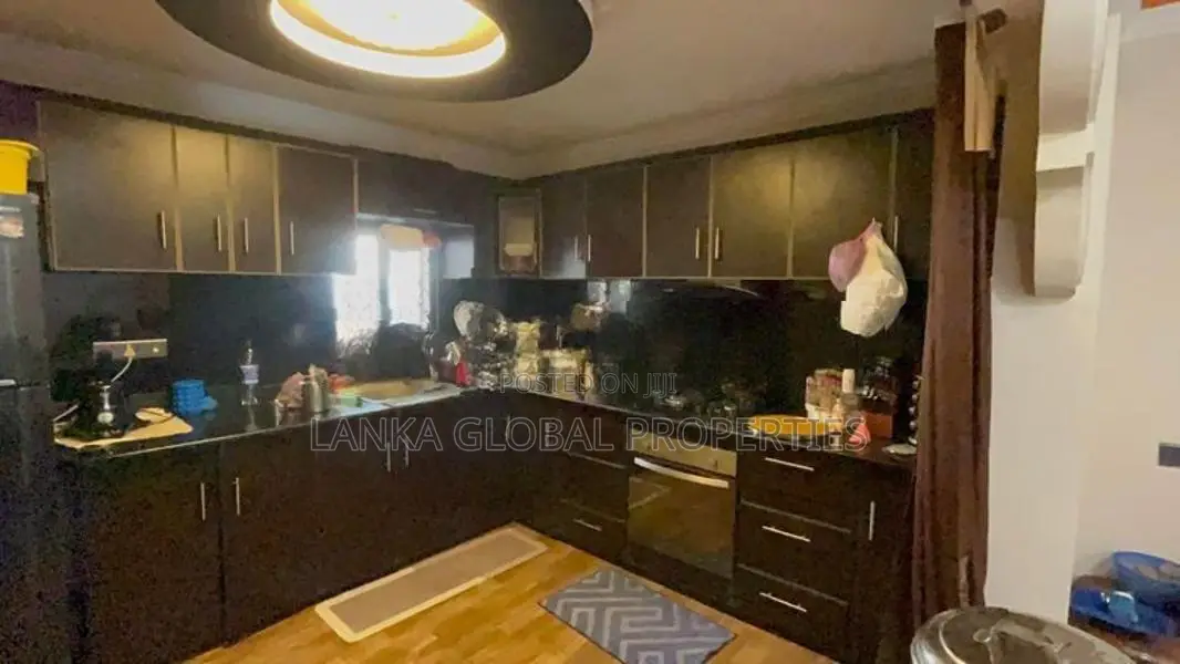 House for Sale in Nallanddai Lane,Thumballai,Pointpetro