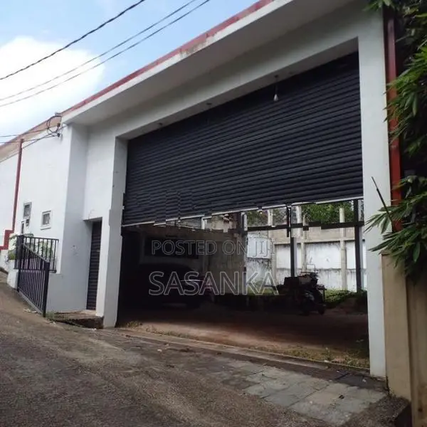 Kesbewa Bandaragama Road 5000 Sqft Ware House For Rent.