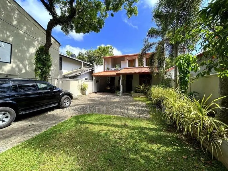 House in a Peaceful Neighborhood Yet Walking Distance to Nugegoda Town