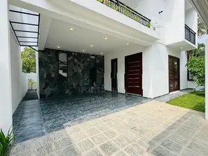 මාලබේ නගරයෙන් වටිනා නිවසක් විකිණීමට ඇත.