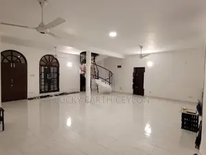 Battarmulla 2 Storey Large Unfurnished House for Rent (MG1239)
