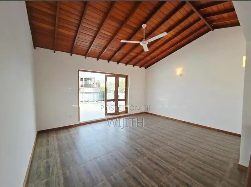 Brand New Three Storey House for Sale in Battaramulla Palawatha