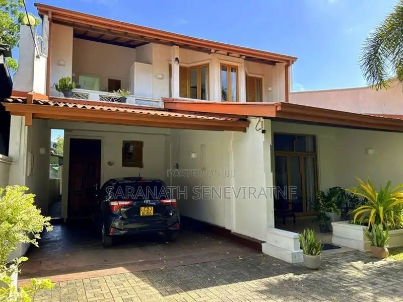 House in a Peaceful Neighborhood Yet Walking Distance to Nugegoda Town