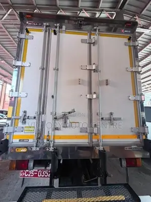 Isuzu Elf NPR85 14.5ft Freezer 2017