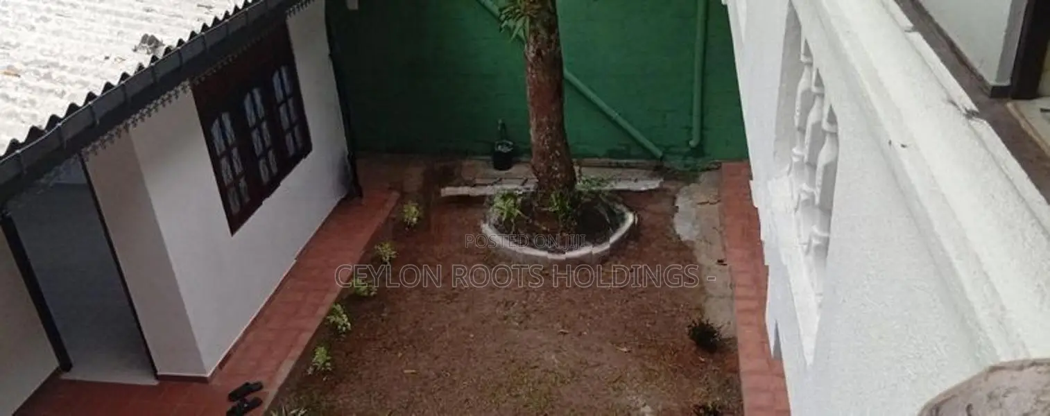 A Beautifully Built 2 Storey House is for sale in Vidyala Johnson
