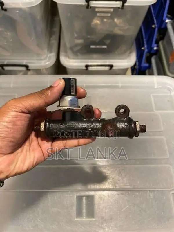 Genuine Land Rover Discovery 3 2.7lt Diesel Fuel Rail Sensor