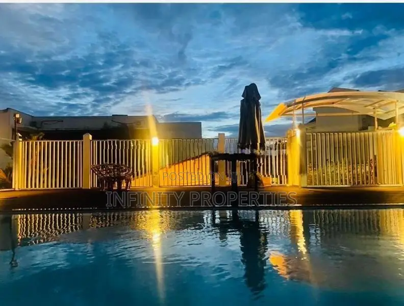 Swimpool with Super Luxury House Sale At Colombo 07
