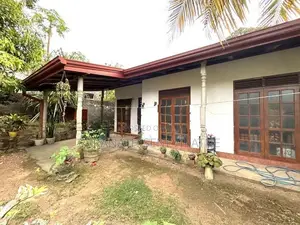 House in Kesbewa Polgasowita