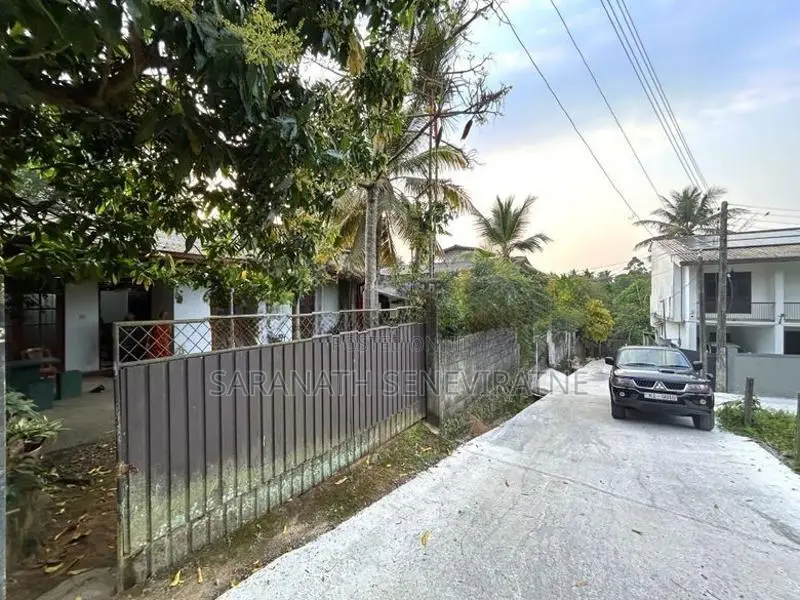 House in Kesbewa Polgasowita