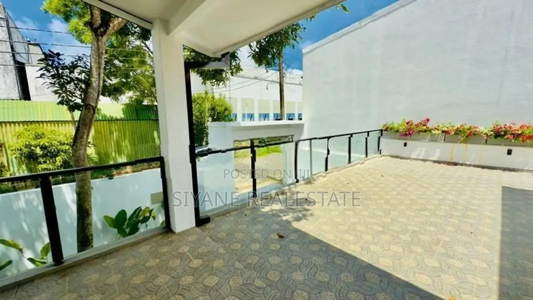 Modern House for Sale in Thalawathugoda