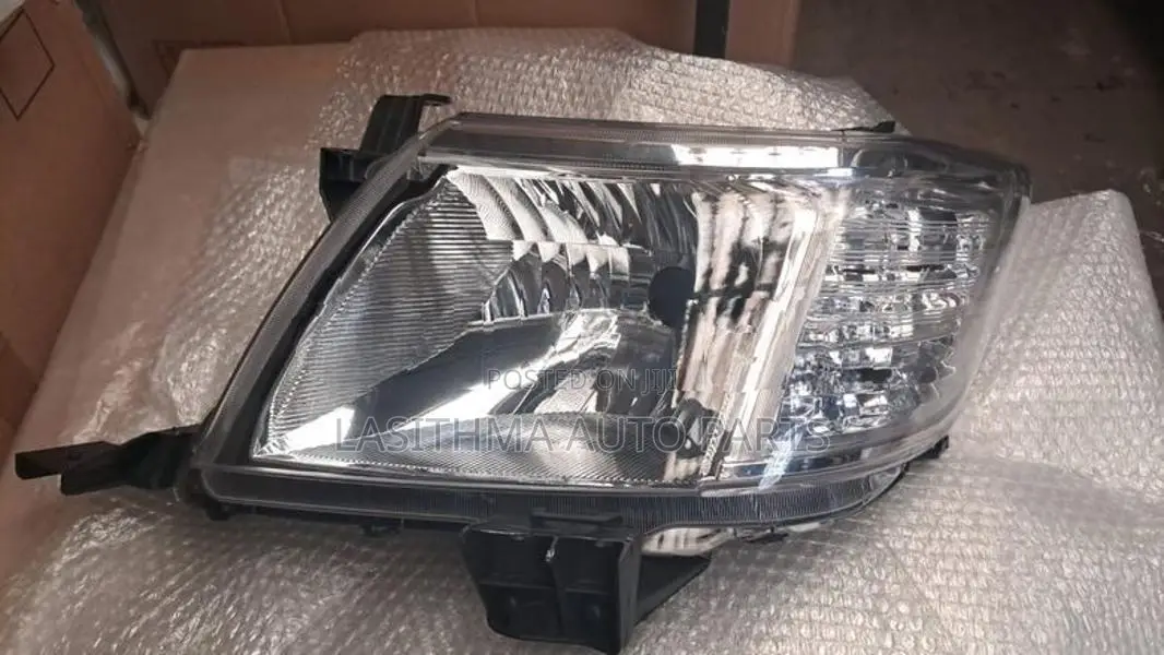 Hilux Champ Head Lamp