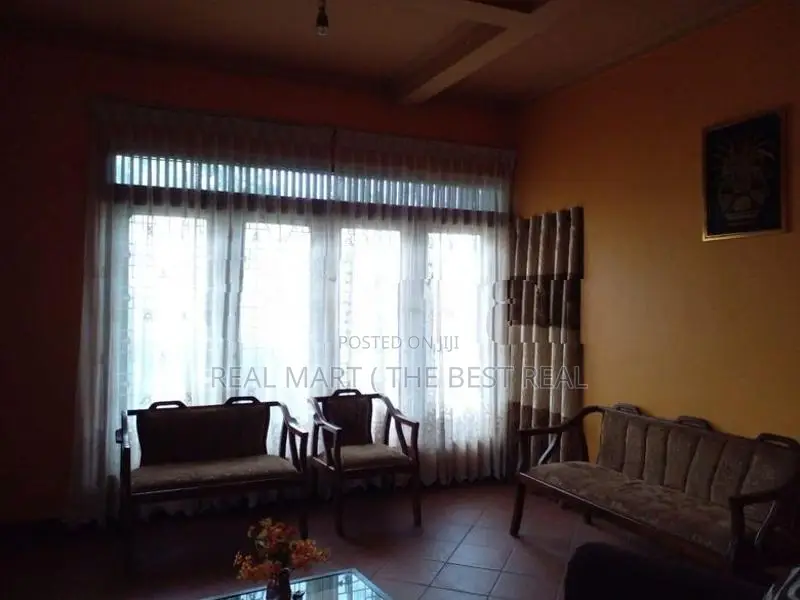 Kaduwela : 4BR (29.5P) House for Sale facing 143 Bus Rute