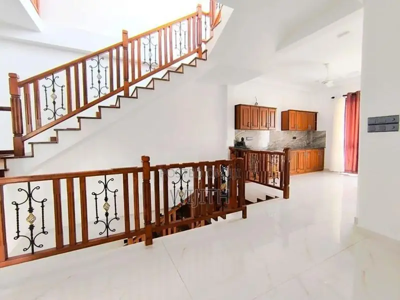 3 Storey House for Sale in Pelawaththa Pothuthwarawa Road