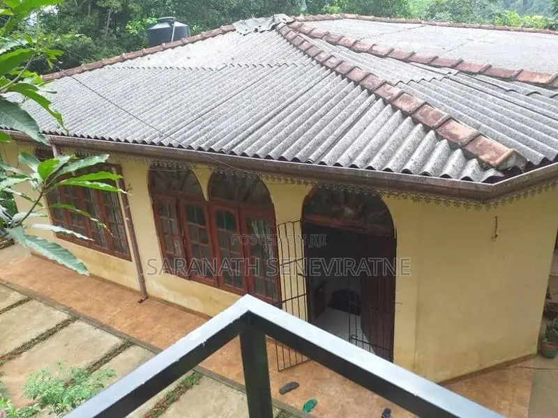 House For Sale in Gelioya Kandy - 130 Perches
