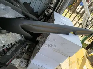 Toyota KDH Middle Spoiler