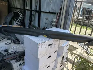 Toyota KDH Middle Spoiler