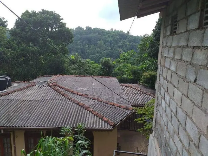 House For Sale in Gelioya Kandy - 130 Perches
