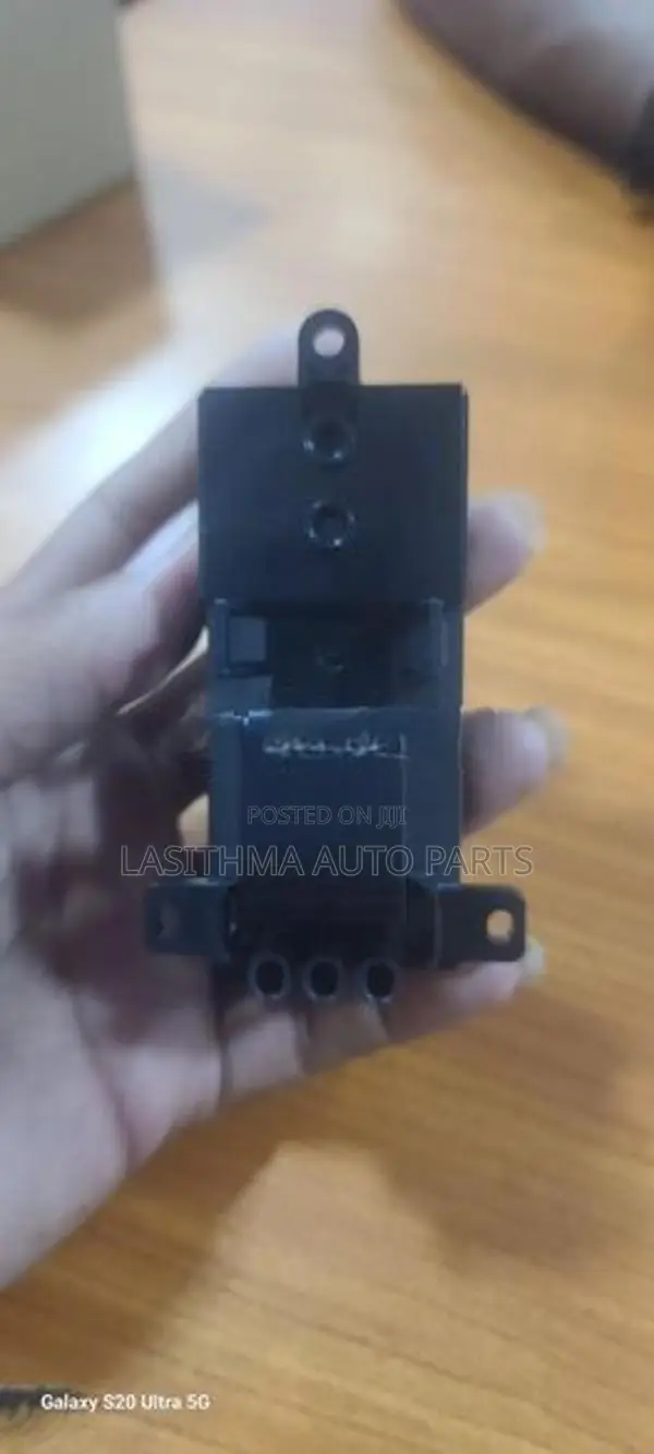 Vezel Door Switch