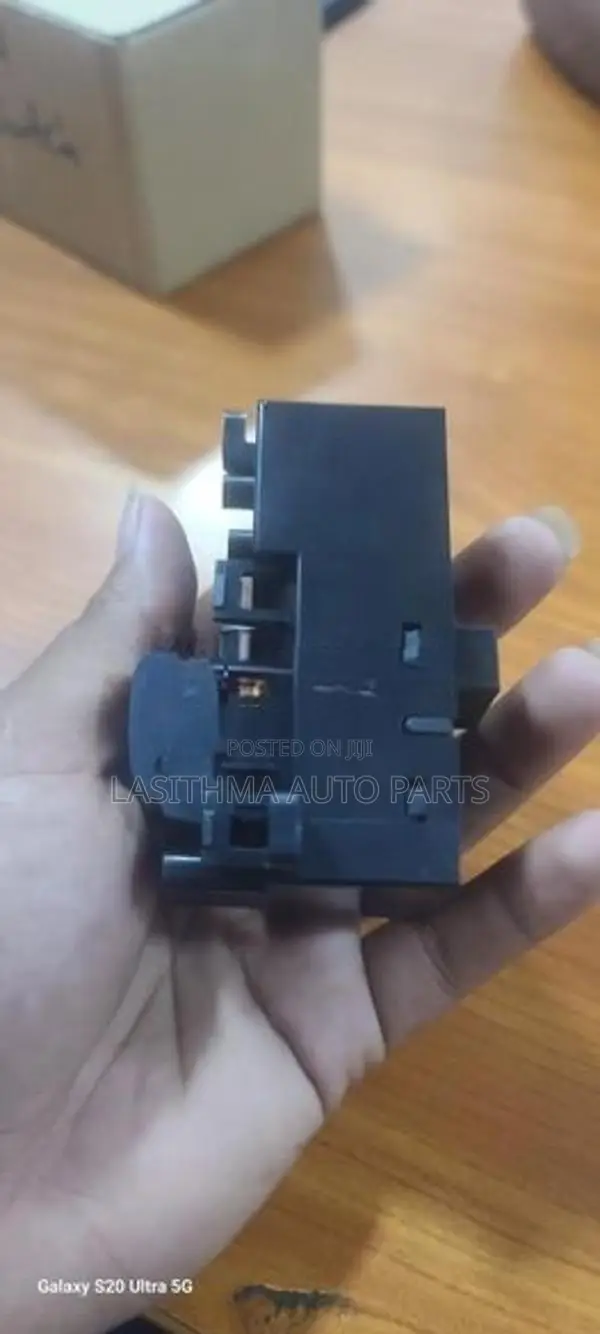 Vezel Door Switch