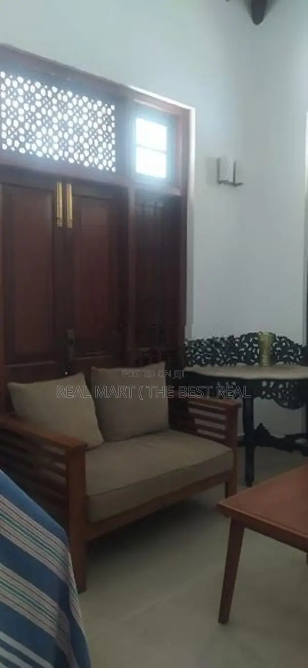 Colombo 8 : 5BR (15.65P) House for Sale at Punchi Borella