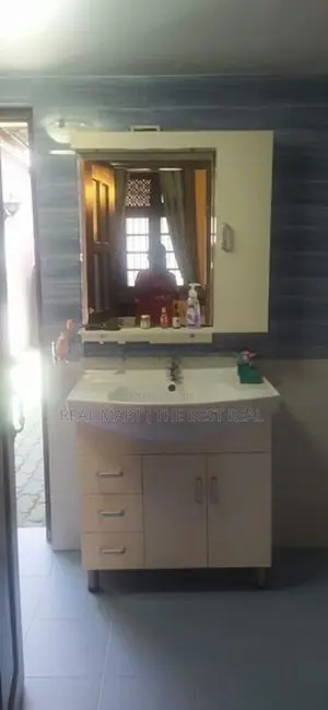 Colombo 8 : 5BR (15.65P) House for Sale at Punchi Borella