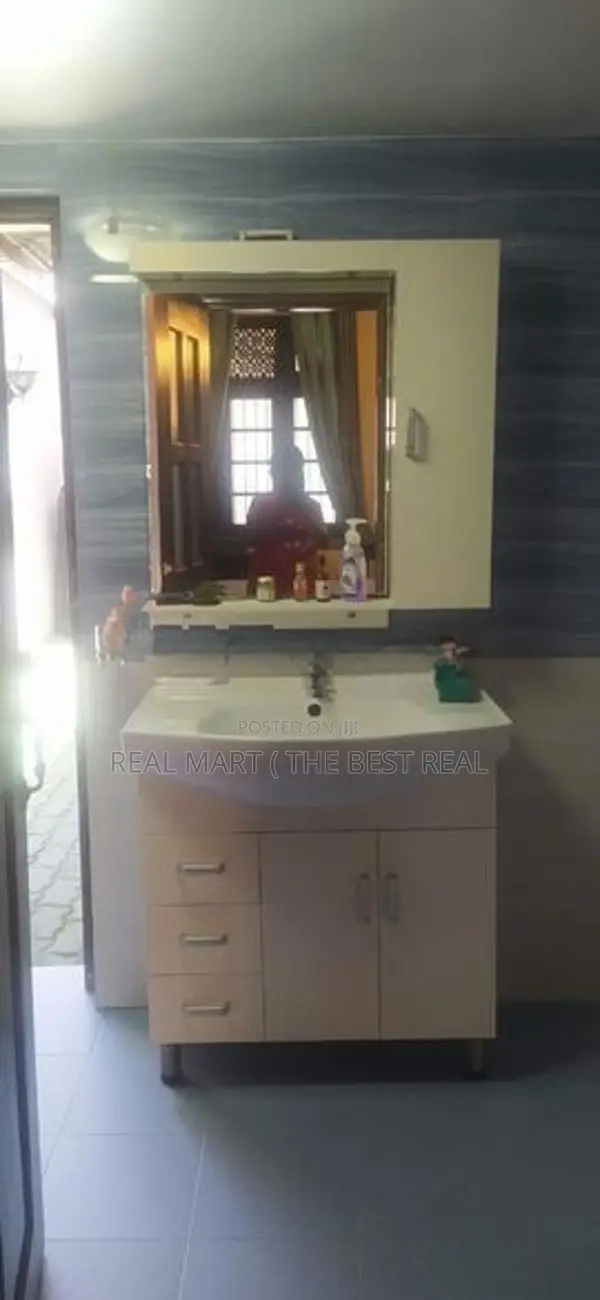 Colombo 8 : 5BR (15.65P) House for Sale at Punchi Borella