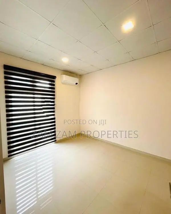 Modern House for Sale in Kawdana Broadway Dehiwala