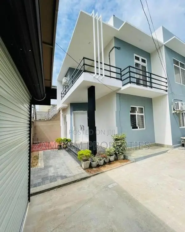 Modern House for Sale in Kawdana Broadway Dehiwala