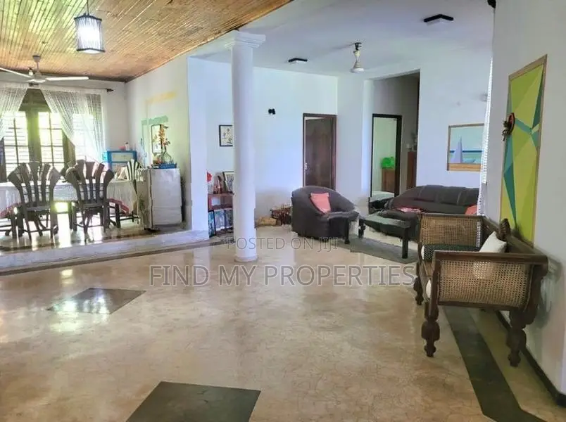 Villa for Sale in Hikkaduwa