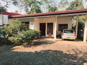 දැනට පදිංචිවි කාමර3 තනිමහල් නිවසක් විකිනිමට කොටිටාවෙි