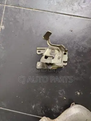 Suzuki Alto HA23 Bonnet Lock