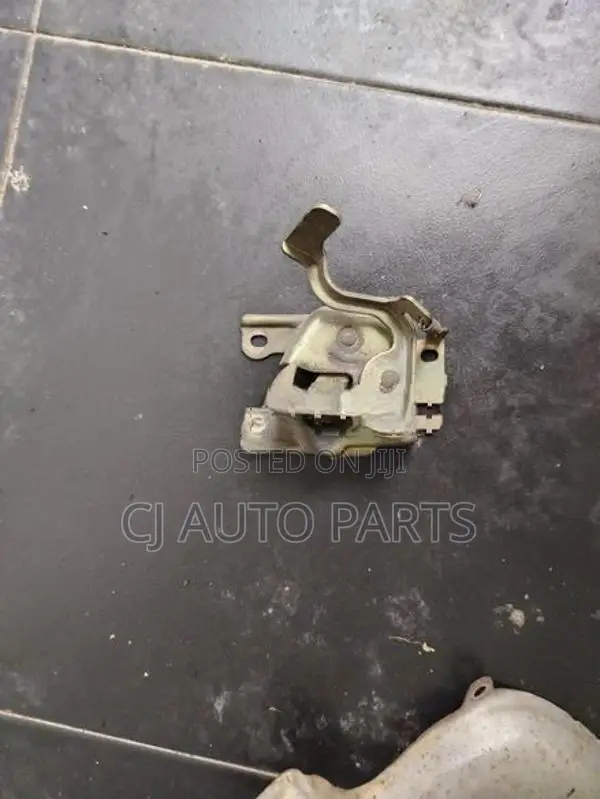 Suzuki Alto HA23 Bonnet Lock